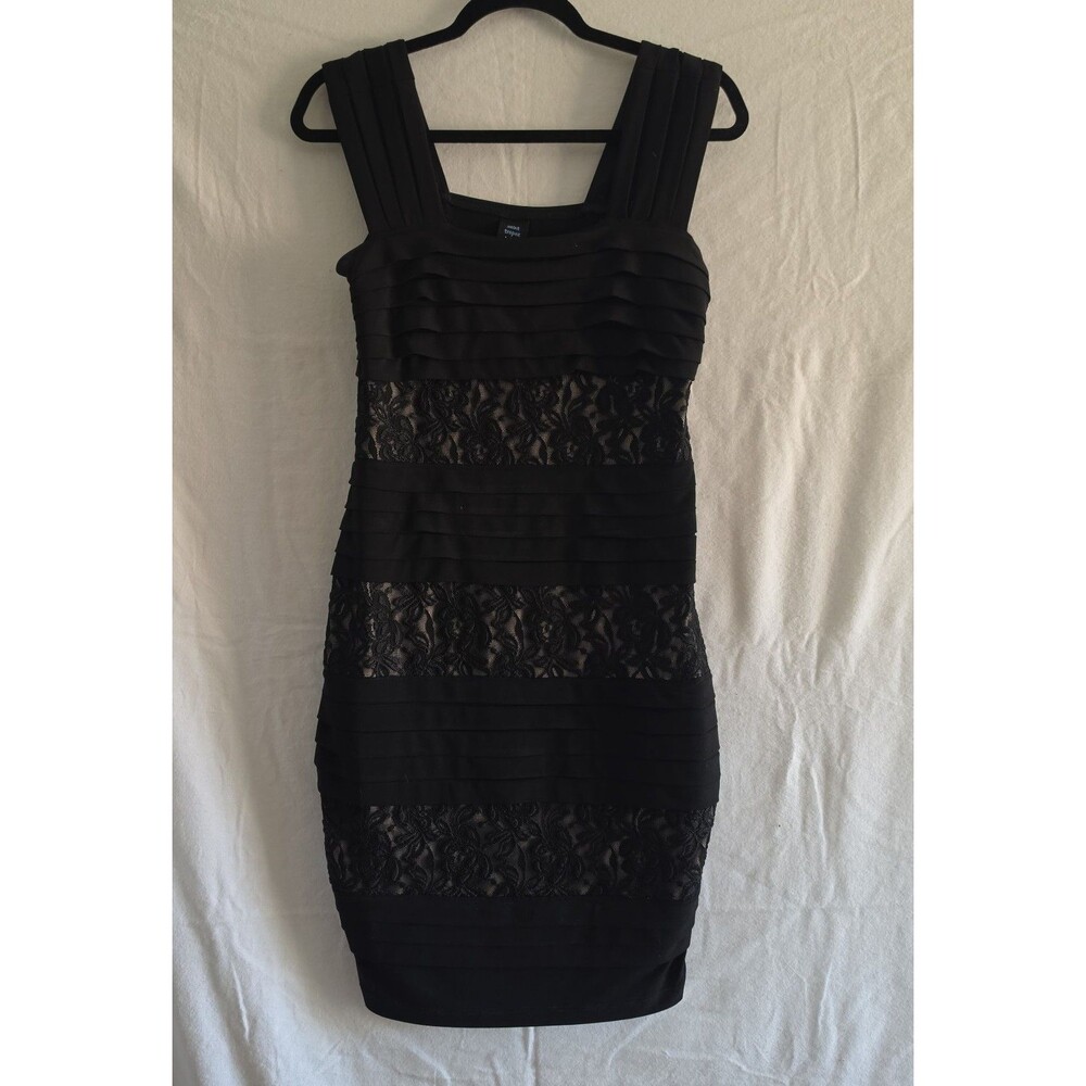 St Tropez West Black Sleevwless Floral Lace Dress With Layered Folds Size 12